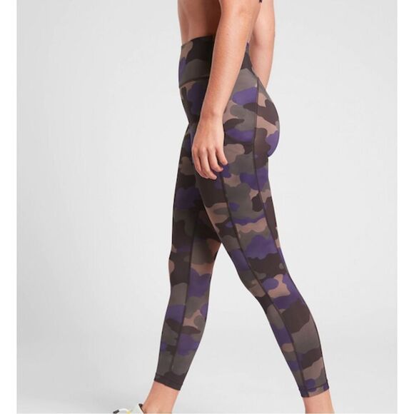 Athleta Ultimate Stash Pocket Printed Camo 7/8 Tight | Size Small - Picture 2 of 9